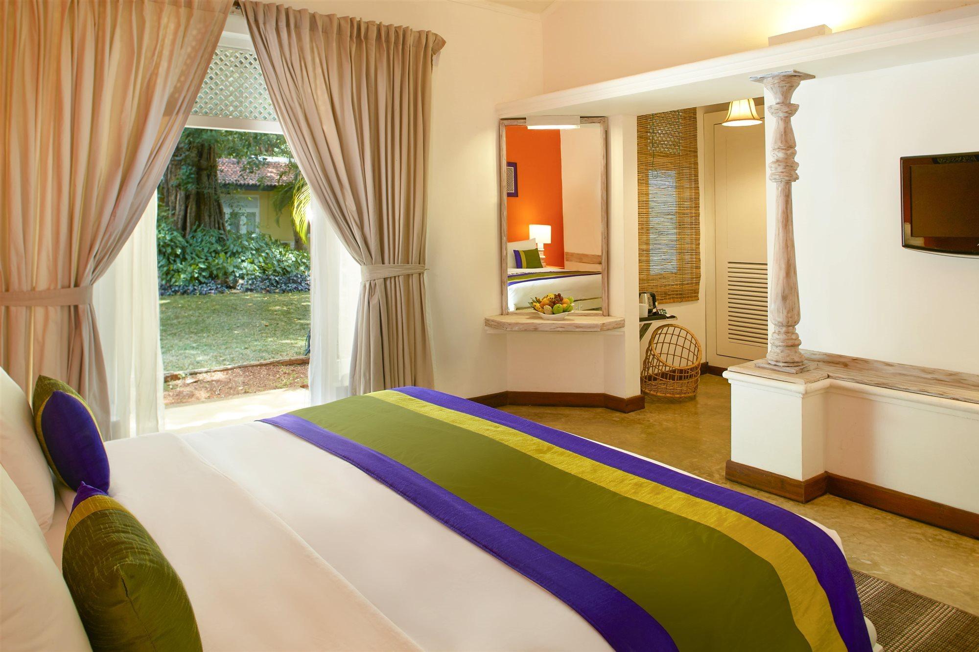 Hotel Сигирия Екстериор снимка A room at the hotel