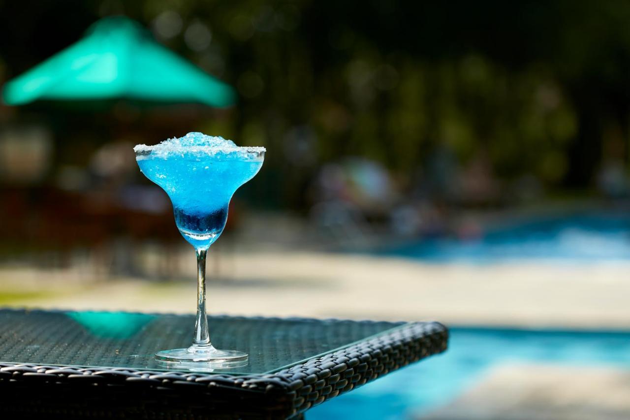 Hotel Сигирия Екстериор снимка Blue Hawaii