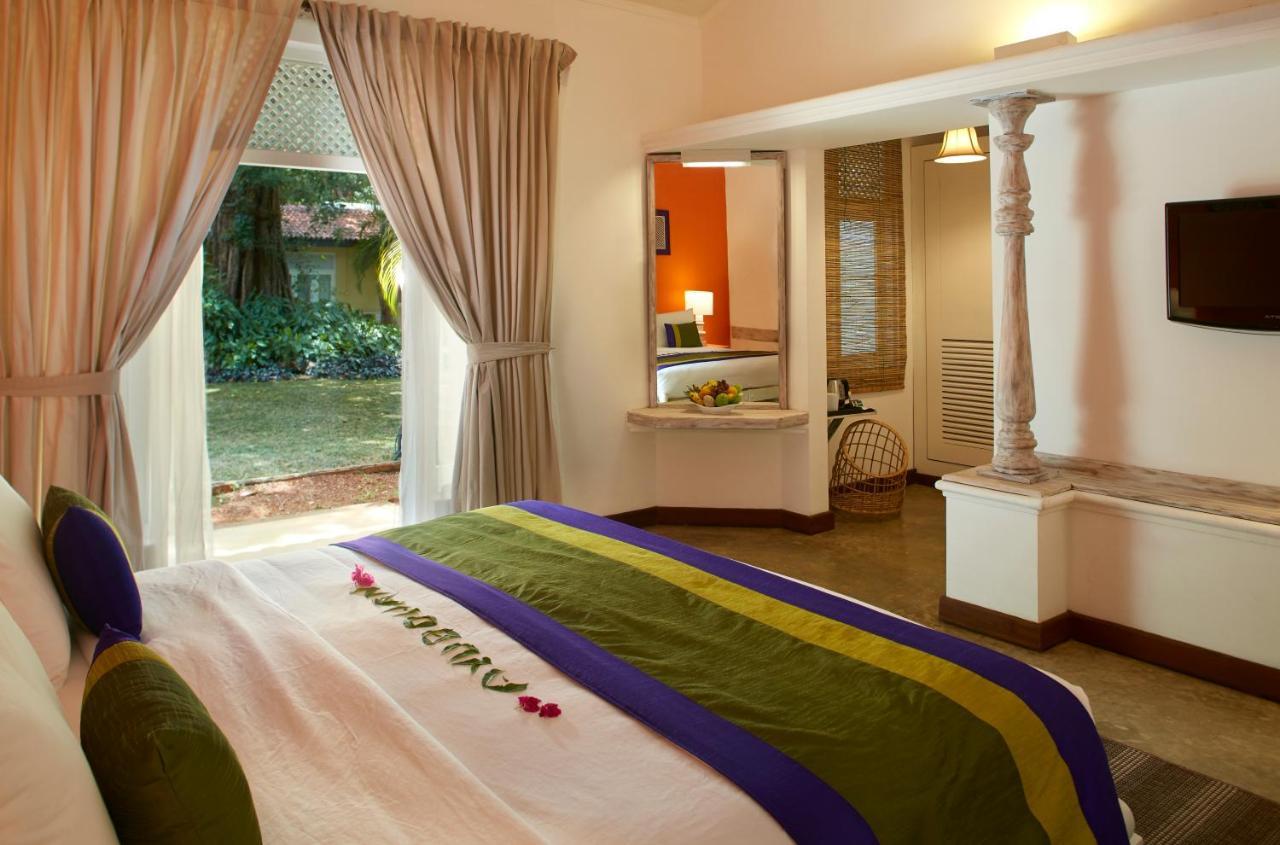 Hotel Сигирия Екстериор снимка