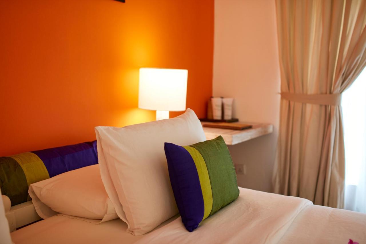 Hotel Сигирия Екстериор снимка A bedroom at the hotel