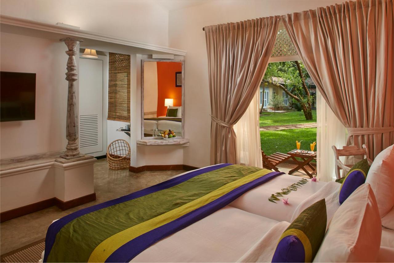 Hotel Сигирия Екстериор снимка A room at the hotel